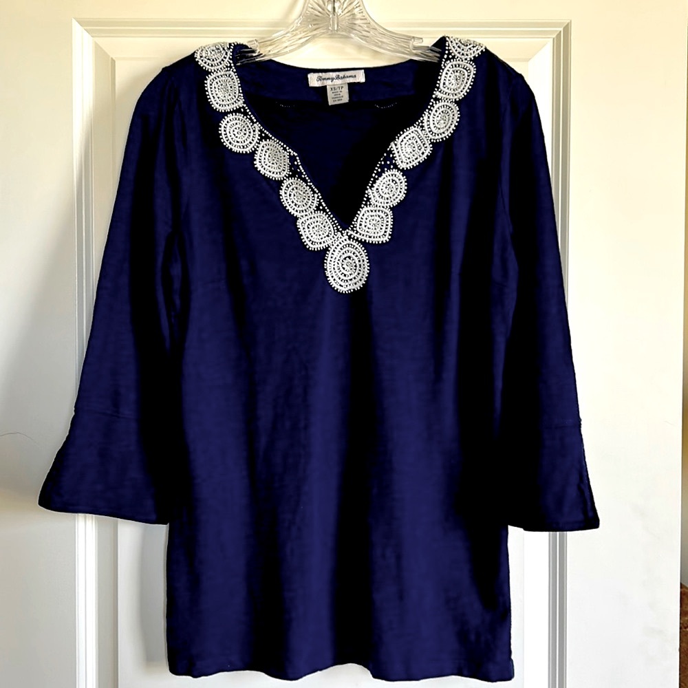 Tommy Bahama top XS navy with white embroidery smoke-free. Excellent condition